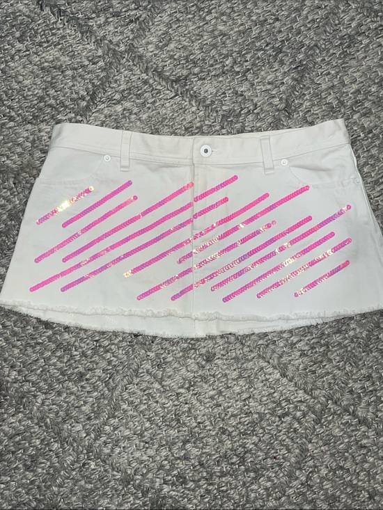 Victoria's Secret Dresses & Skirts - Victoria Secret Y2K White Mini Skirt with Pink Sequin Stripe Detail